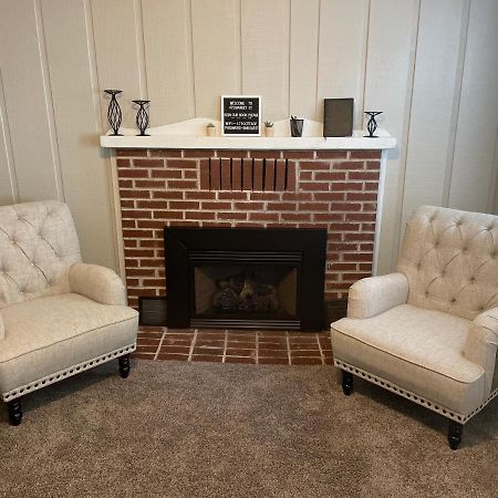 Downtown 2 Bedroom Cottage, Sleeps 6, Walking Distance To Honeywell, Downtown Restaurants, Shopping Wabash Exterior foto