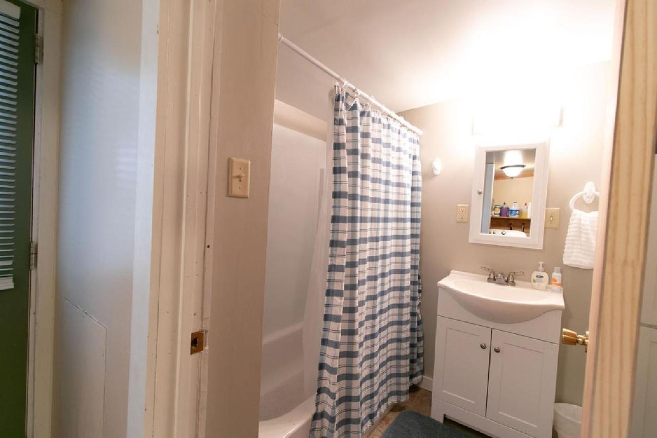 Downtown 2 Bedroom Cottage, Sleeps 6, Walking Distance To Honeywell, Downtown Restaurants, Shopping Wabash Exterior foto