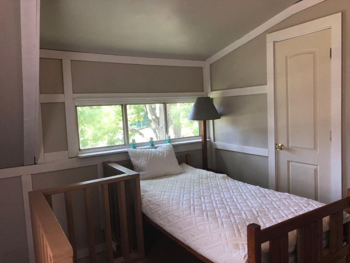 Downtown 2 Bedroom Cottage, Sleeps 6, Walking Distance To Honeywell, Downtown Restaurants, Shopping Wabash Exterior foto