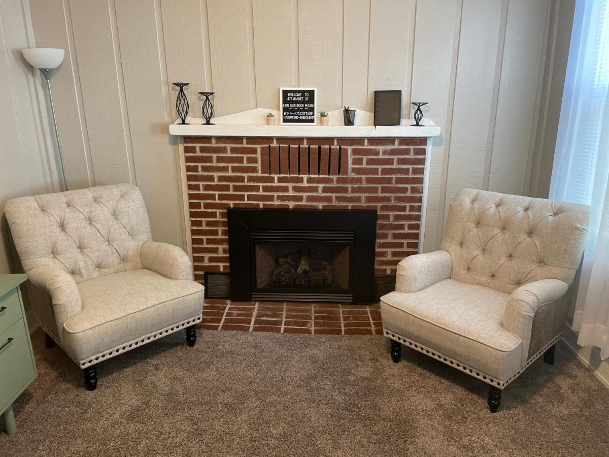 Downtown 2 Bedroom Cottage, Sleeps 6, Walking Distance To Honeywell, Downtown Restaurants, Shopping Wabash Exterior foto