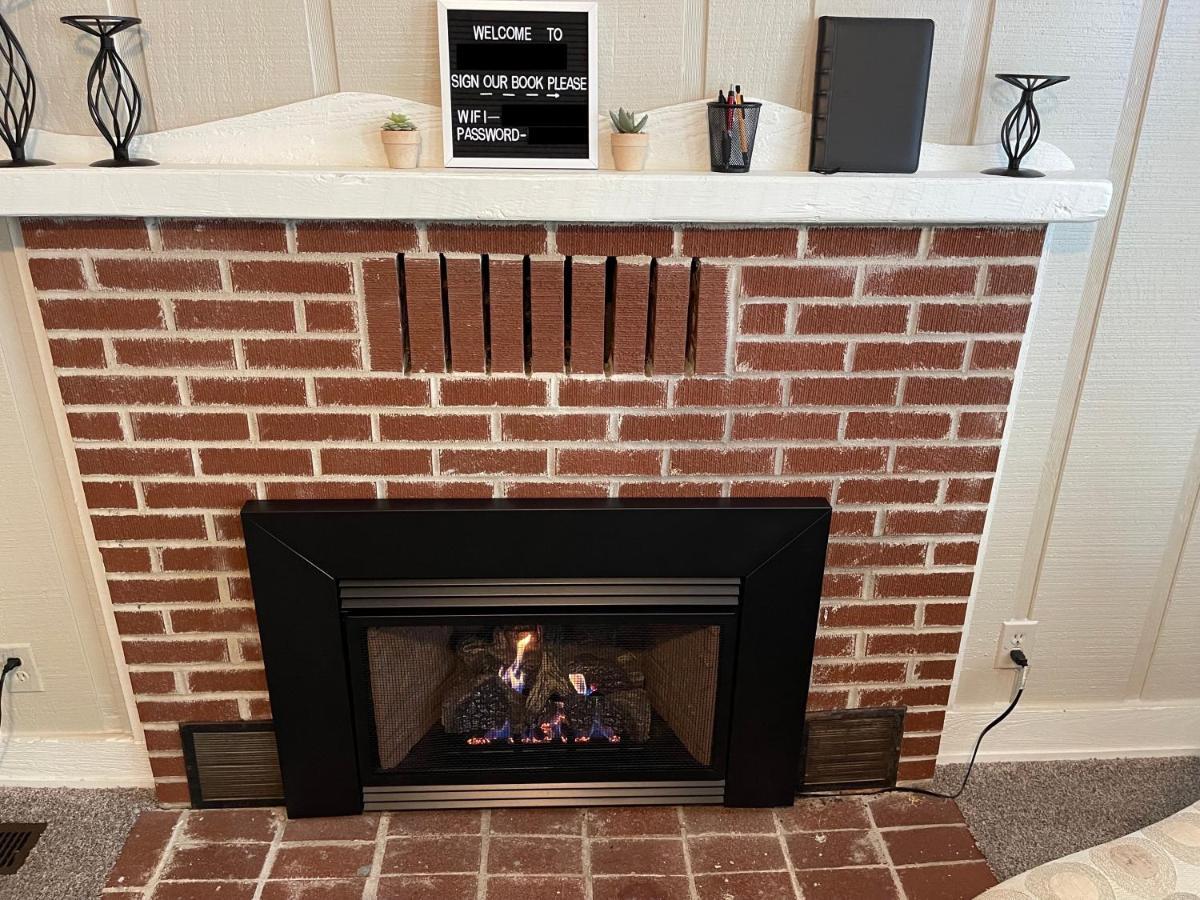 Downtown 2 Bedroom Cottage, Sleeps 6, Walking Distance To Honeywell, Downtown Restaurants, Shopping Wabash Exterior foto